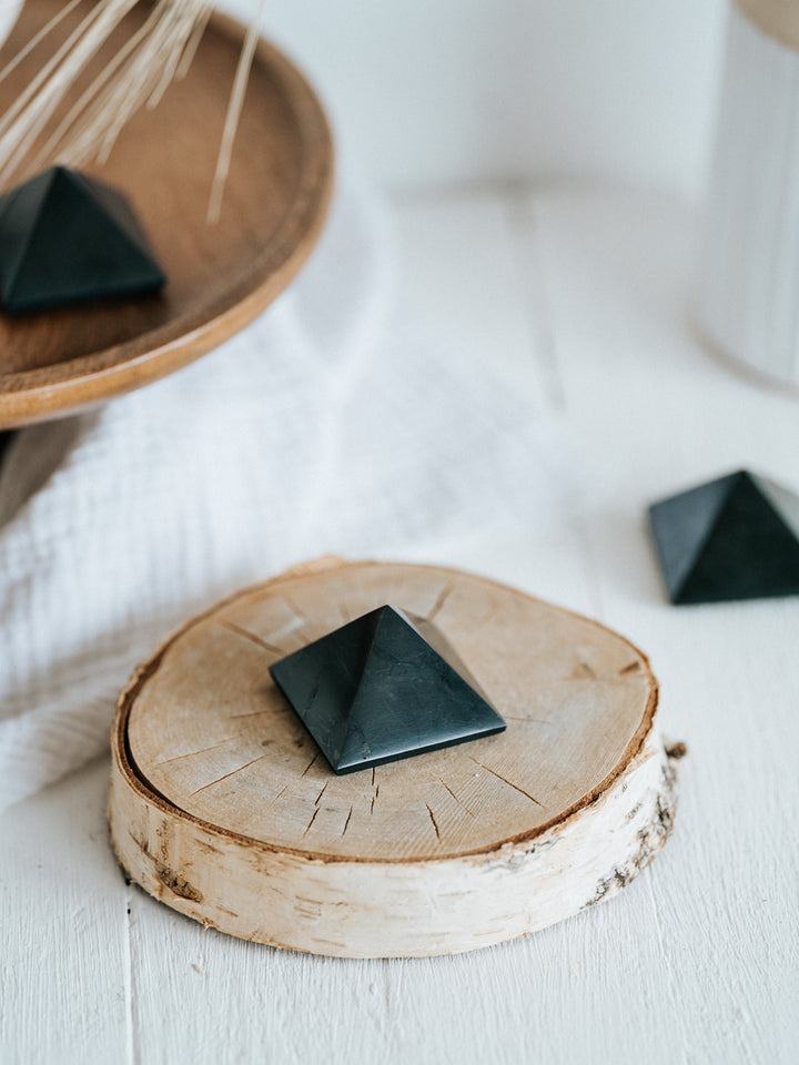 Schungit Pyramide
