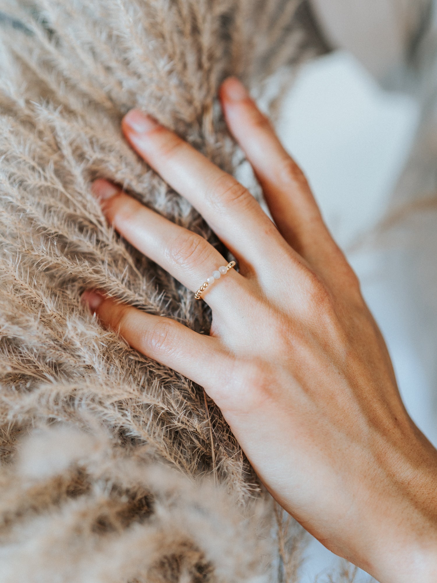 FEMALE POWER Mondstein Ring